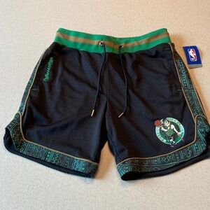 NWT --  NBA x Two Hype Black Boston Celtics Pull-On Mesh Shorts  Men M